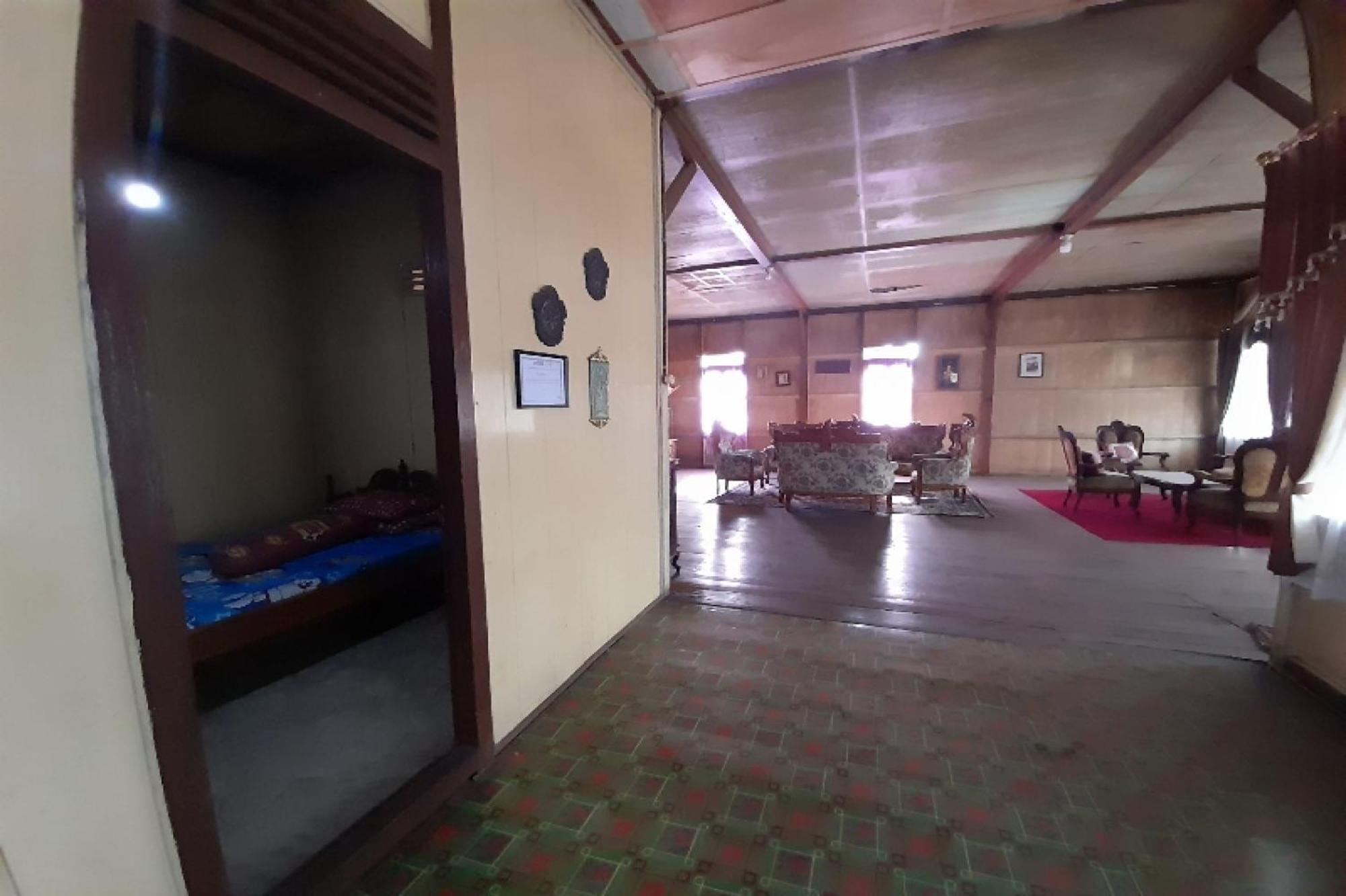 Oyo Homes 91248 Desa Wisata Banding Agung Danau Ranau エクステリア 写真